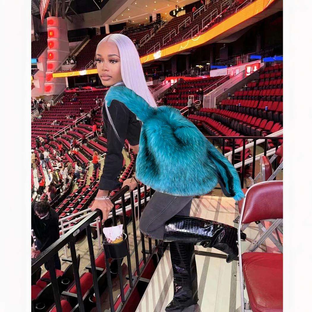 Elegante y esponjosa mochila de piel - Imagen 4